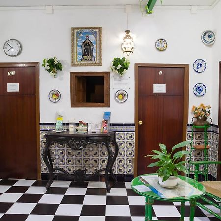 Pension San Benito Abad Sevilla Exterior foto